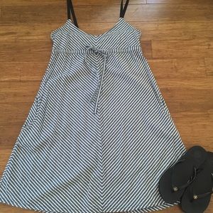 Split dress with pockets